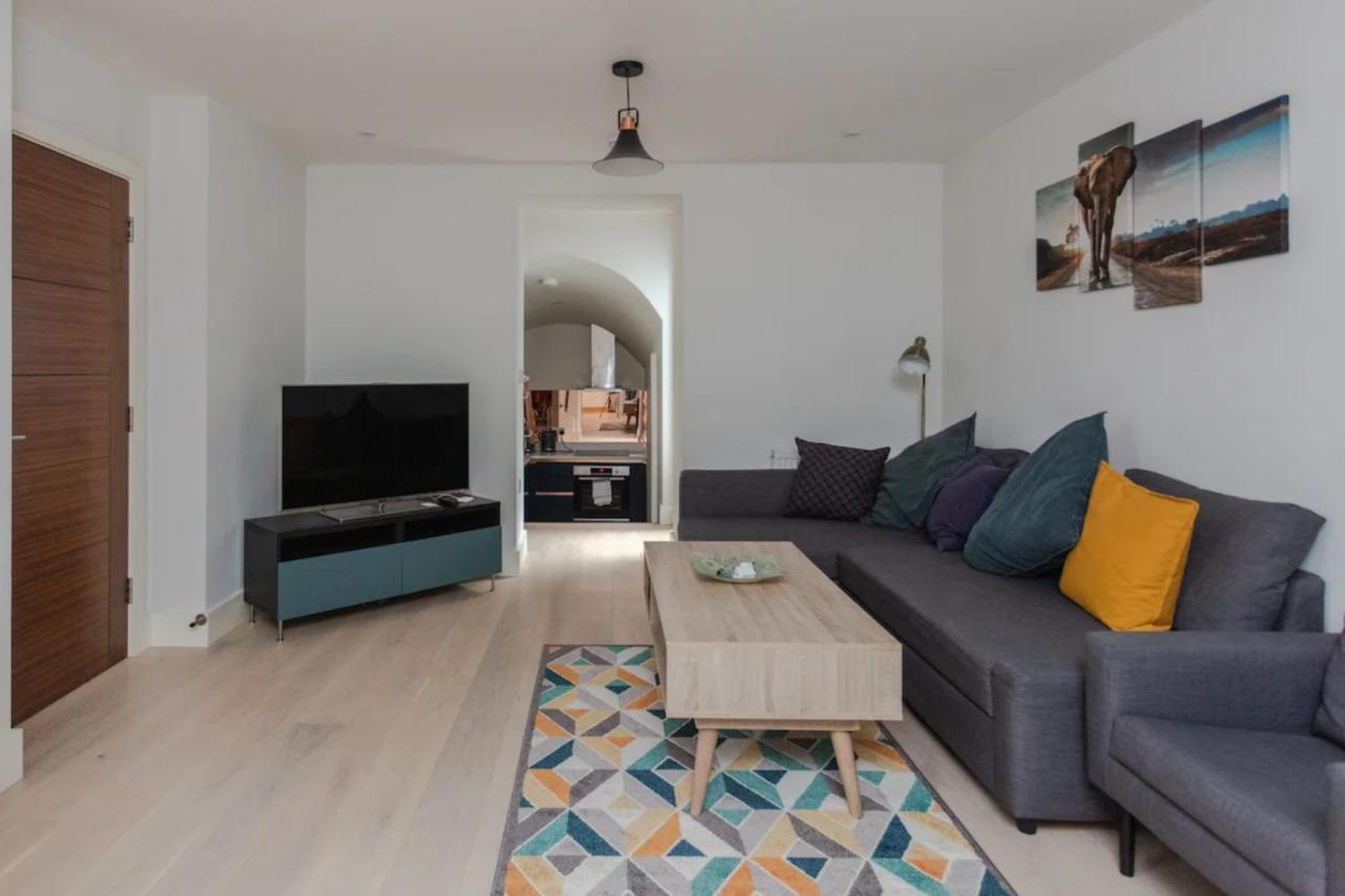 Spacious And Modern Apartment In Pimlico Londra Dış mekan fotoğraf